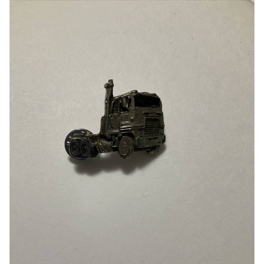Vintage Trucking Lapel Pin Big Rig Semi Trucker 3D Hat Pinback MM Limited Chi